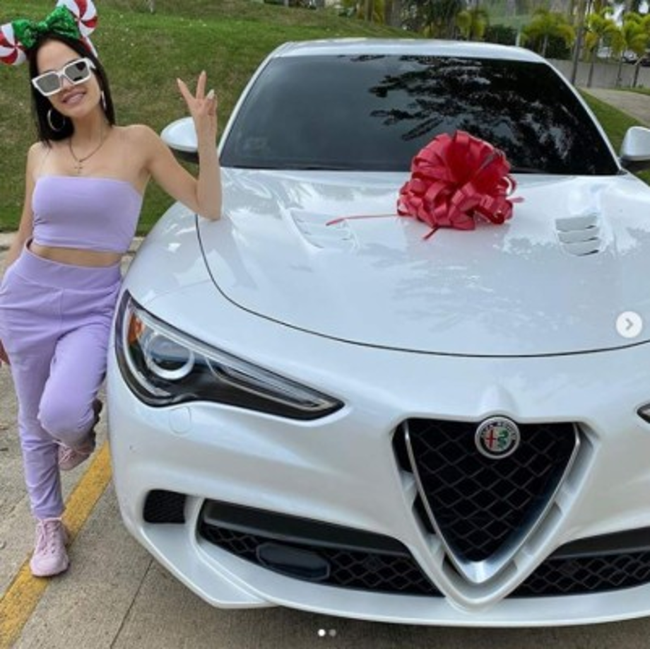 'Brum Brum Brum, lo que me trajo Santa' escribió Natti Natasha en su Instagram. Al mismo tiempo que agradeció a su disquera y le deseó una feliz Navidad a todos.