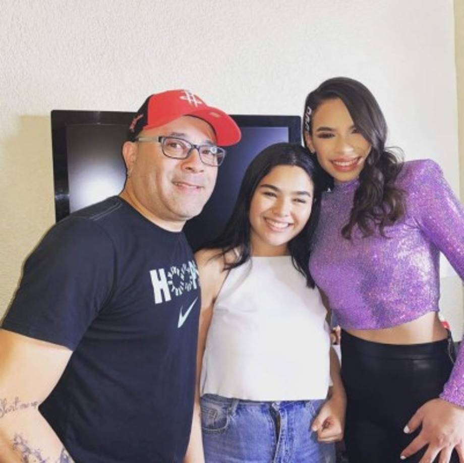 Angie fue maquillada por una de sus fans, Lia Vallecillo, hija de famoso locutor Gustavo Vallecillo.