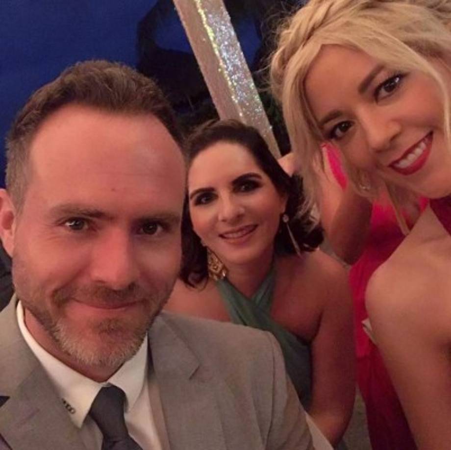 También estuvieron presentes la pareja de actores Erik Hayser y Fernanda Castillo.