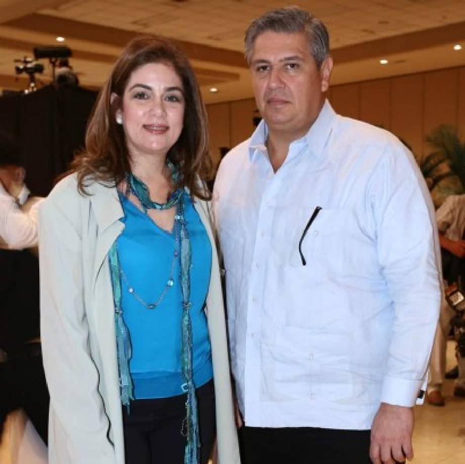 Ruth Marie y Juan Carlos Sabillón.