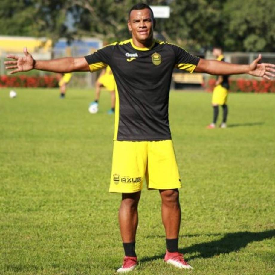 Rony Martínez: El delantero es otro de los que llegó a un acuerdo y renovó con Real España.