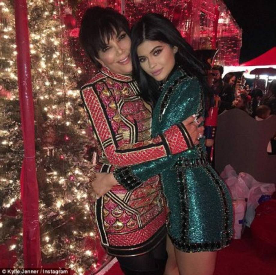 Kris y Kylie Jenner.