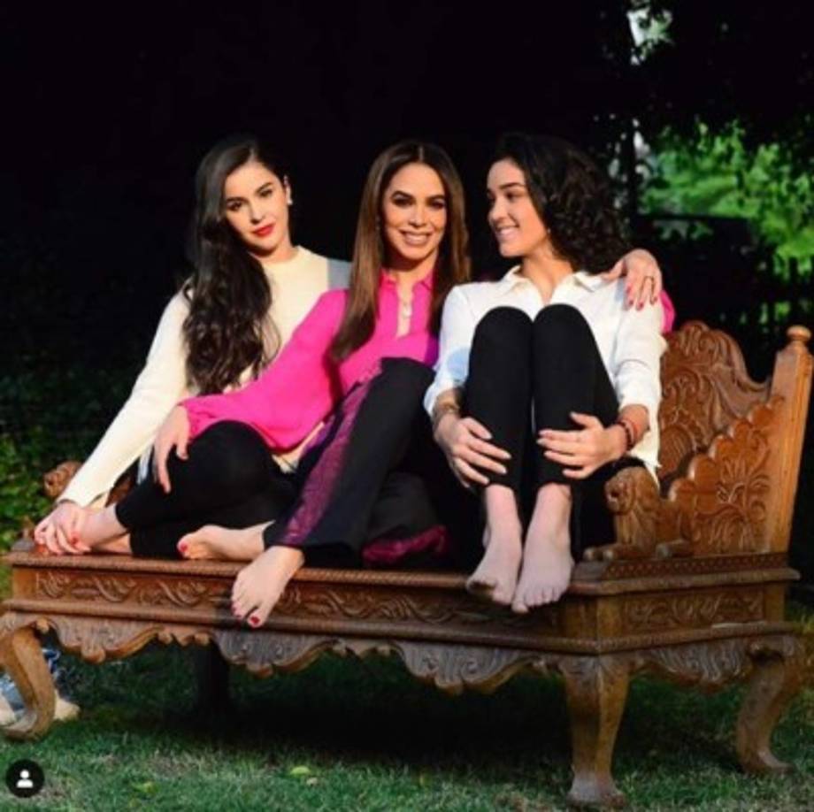 'Eduardo no es celoso conmigo sino con sus hijas. Tenemos una excelente relación, la estabilidad en nuestro matrimonio va de la mano con la buena química y el amor', confesó.<br/><br/>