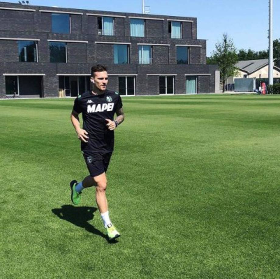 El primer club en aplicar las medidas de seguridad fue el Sassuolo, organizó rondas de tres jugadores cada una divididas en varias horas del día para proporcionar a todos la oportunidad de practicar.