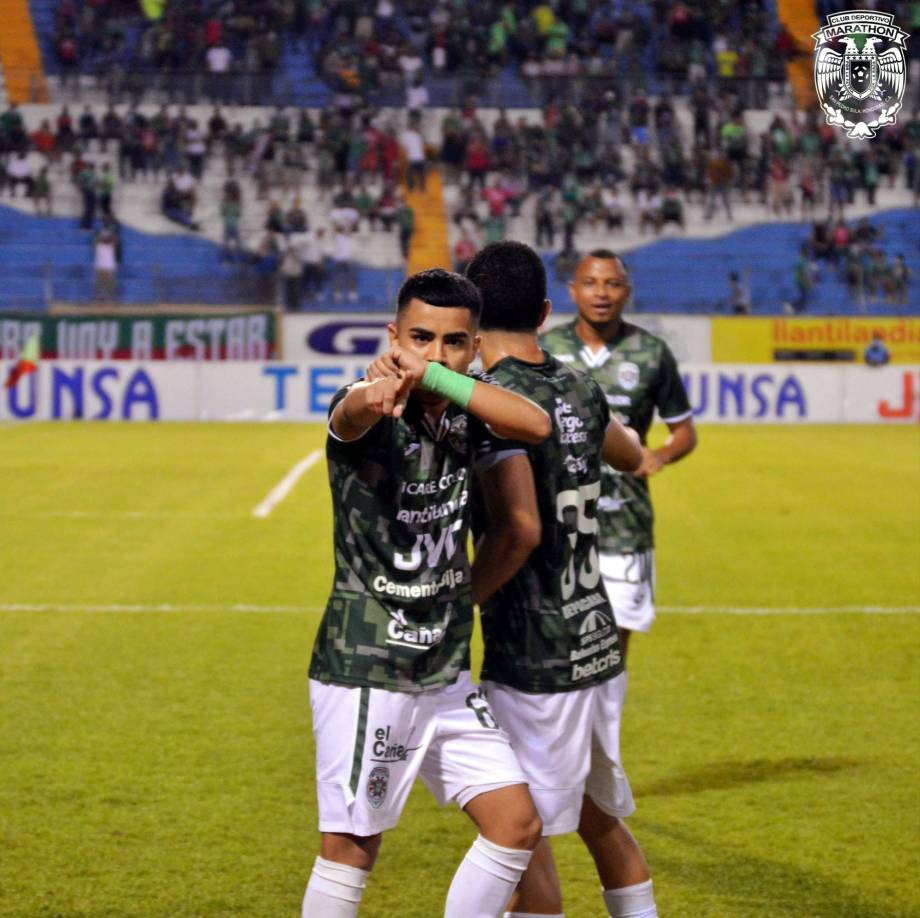 El joven Isaac Castillo celebrando su gol que puso el 3-1 en el marcador ante la UPN.