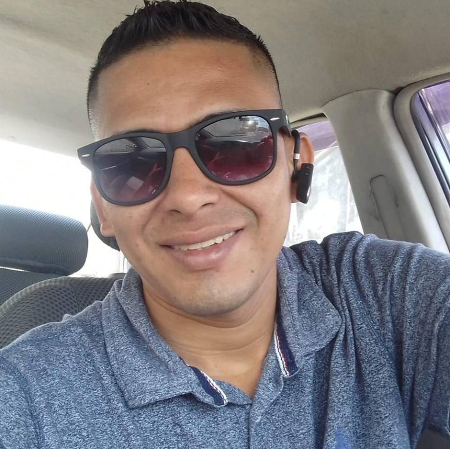 “Es un joven que se dedica a trabajar por cuenta propia como “Uber” y de esa manera se esfuerza por obtener lo suyo”, había explicado el líder evangélico.