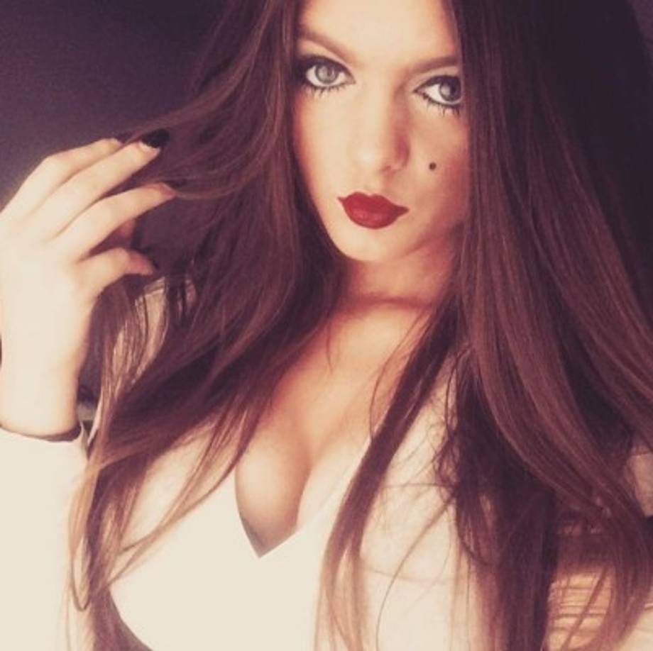 Mientras tanto, ha comenzado a utilizar su cuenta de Instagram como una plataforma para el modelaje.