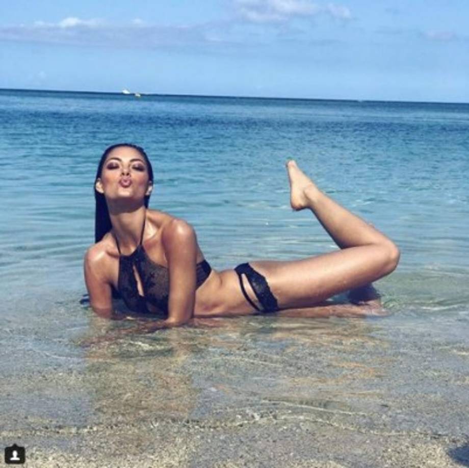 Demi Leigh Nel-Peters muestra bellas imágenes en el mar, parece que le encanta la naturaleza.