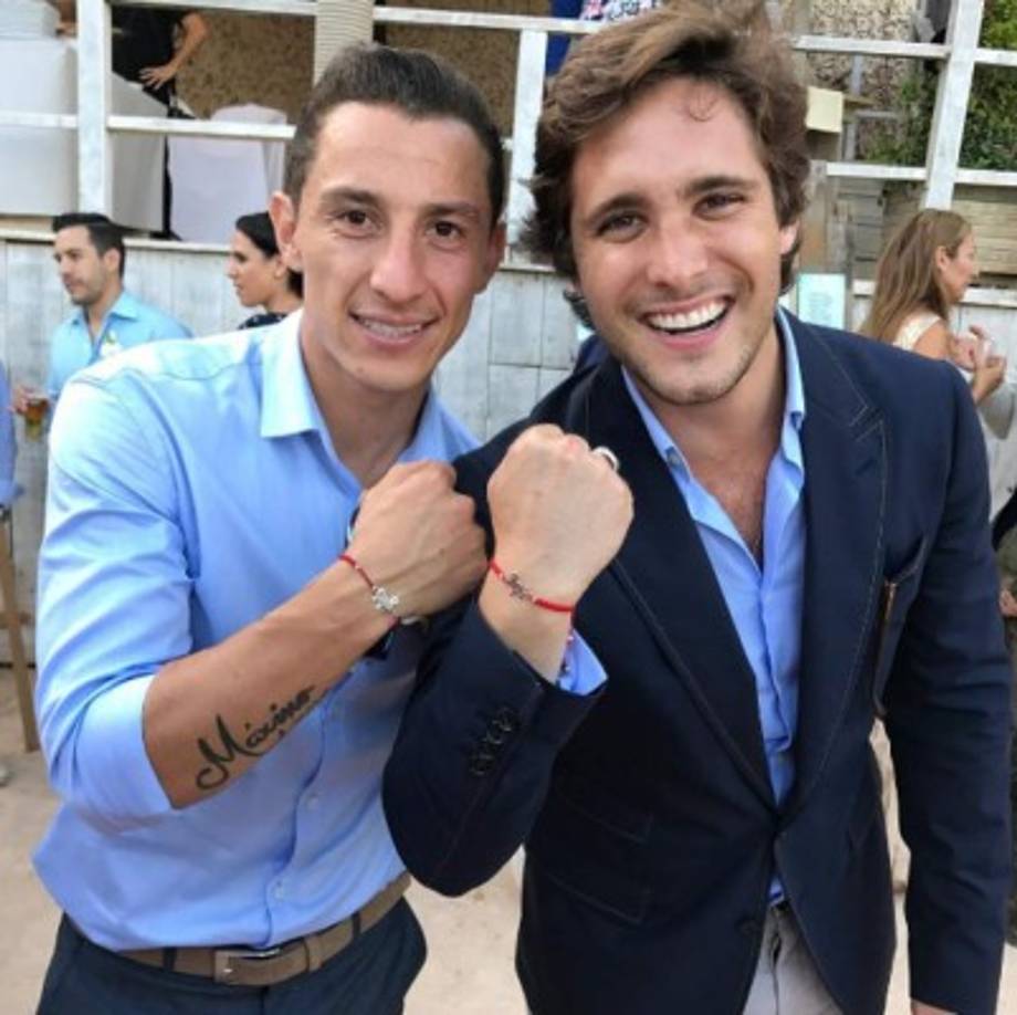 A principios de julio, Diego y Sofía también compartieron un tiempo juntos en la boda del futbolista mexicano Guillermo Ochoa, que se celebró en Ibiza, España. Durante la celebración publicaron fotos junto a otro futbolista, Andrés Guardado, a quien apoyaron con su fundación 'Me la pongo por México'.<br/>