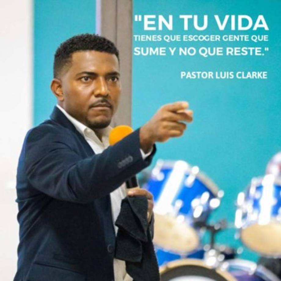 Y un cargo de exposición lasciva por parte de un adulto contra un menor de 15 años. <br/>