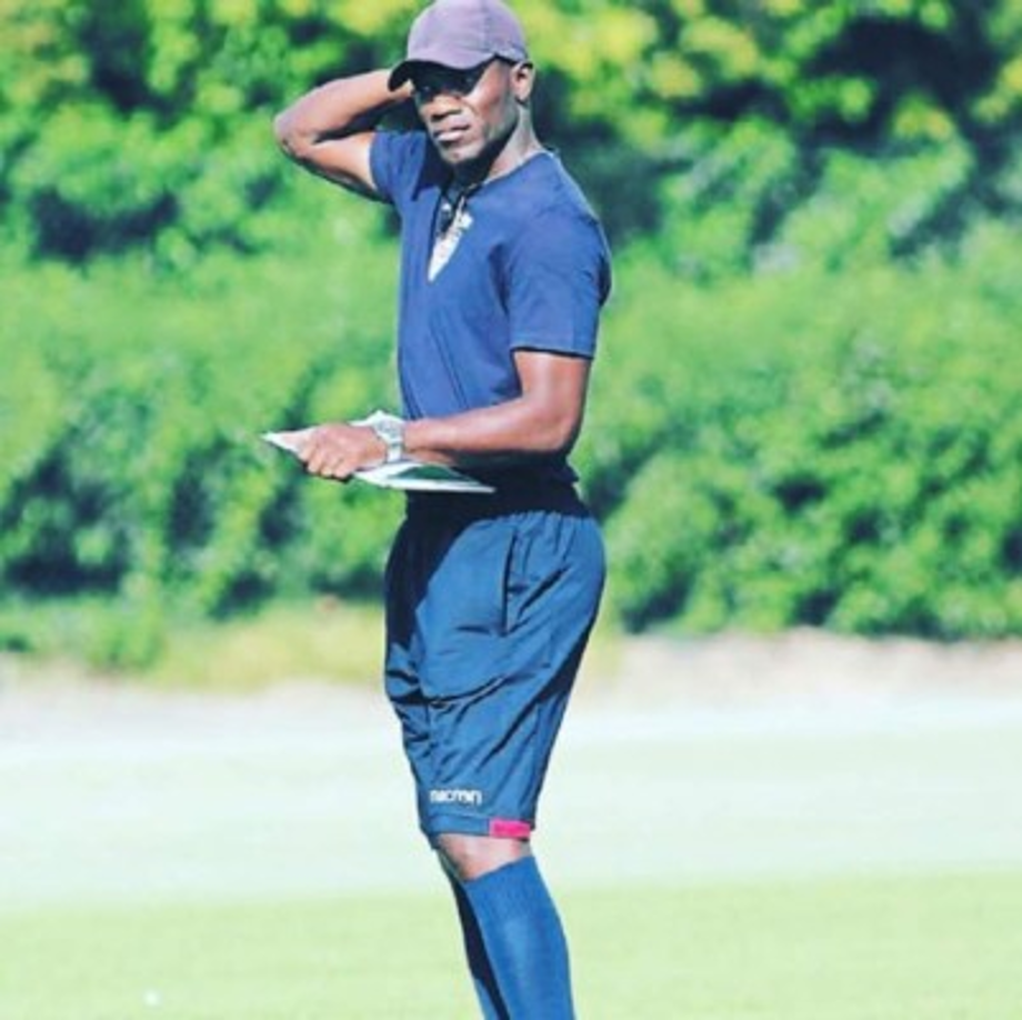 Naturalmente hay alarma, pero Italia está haciendo todo lo necesario', comentó, el exjugador del Cagliari y del Inter de Milán.