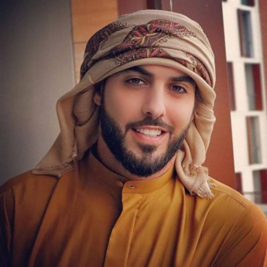 Medios internacionales aseguraron que fue expulsado ya que era una gran distracción para las mujeres y creaba muchas molestias entre los hombres.