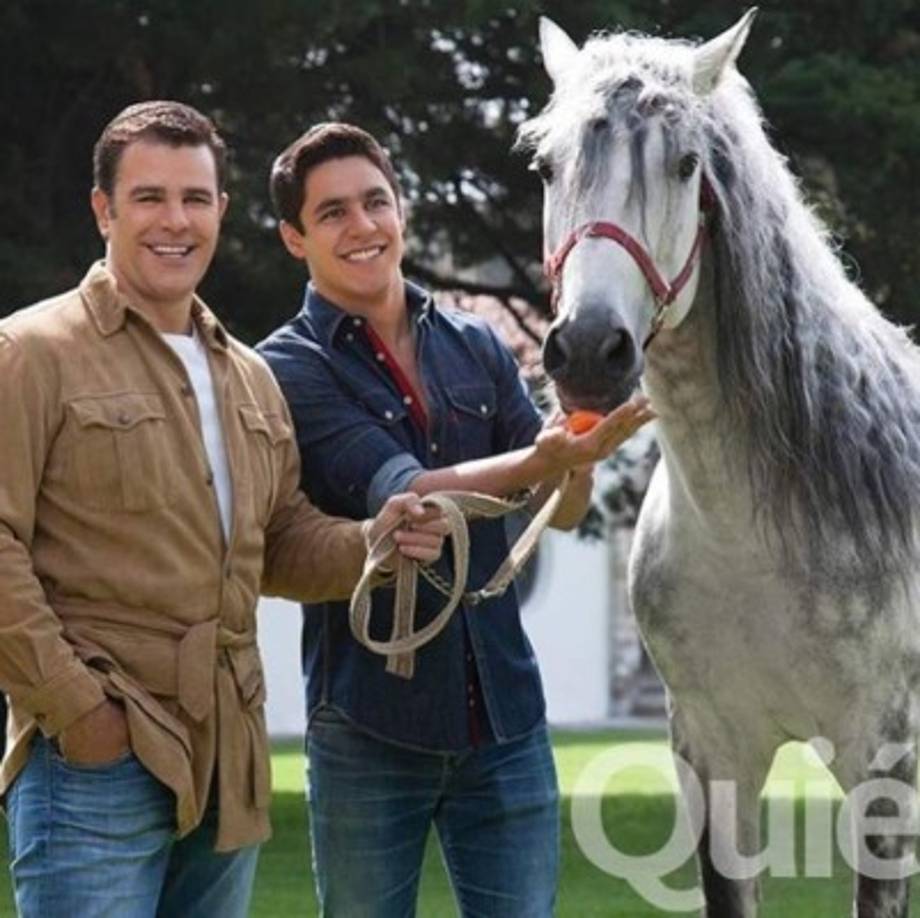 Otra de las grandes aficiones que comparte junto a su padre es montar a caballo. Algo que sus seguidores también adoran que hagan padre e hijo.