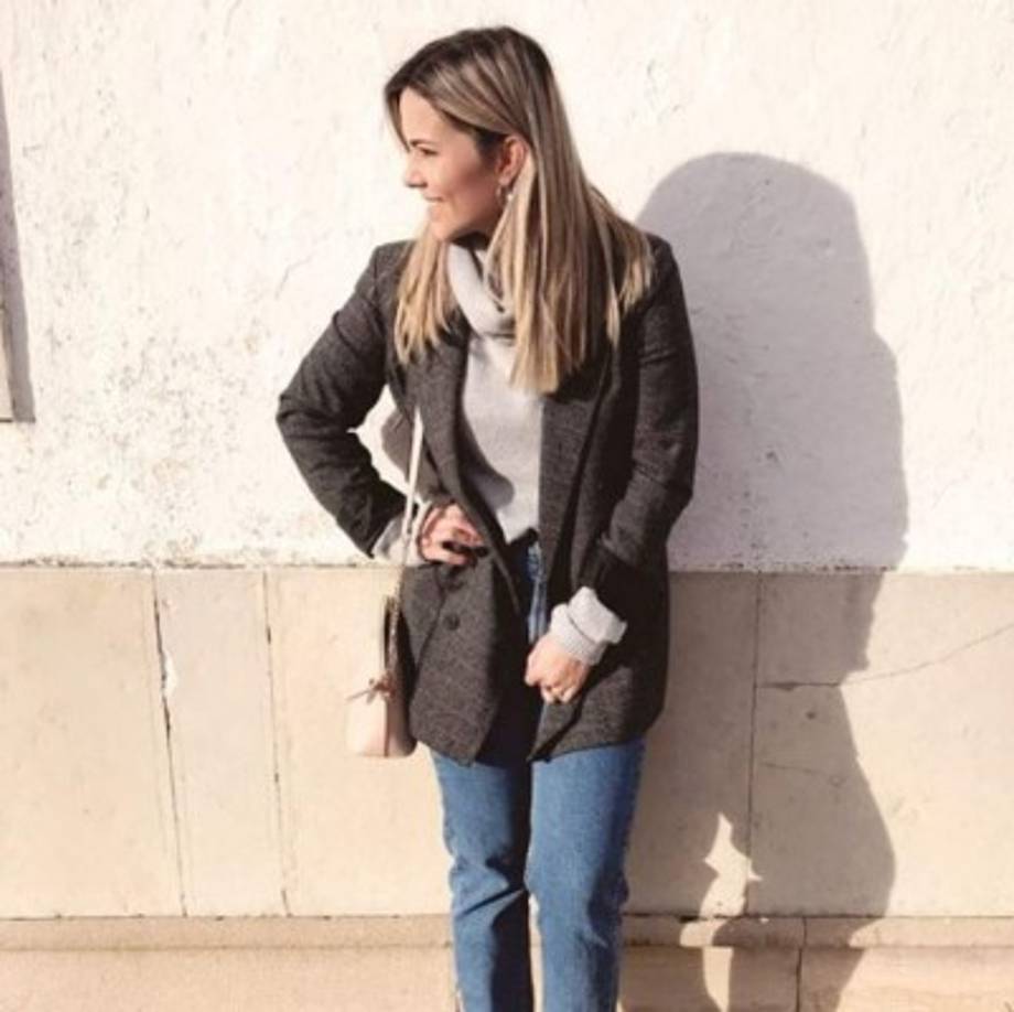 Actualmente la hija del pastor Cash Luna luce con un look sofisticado.