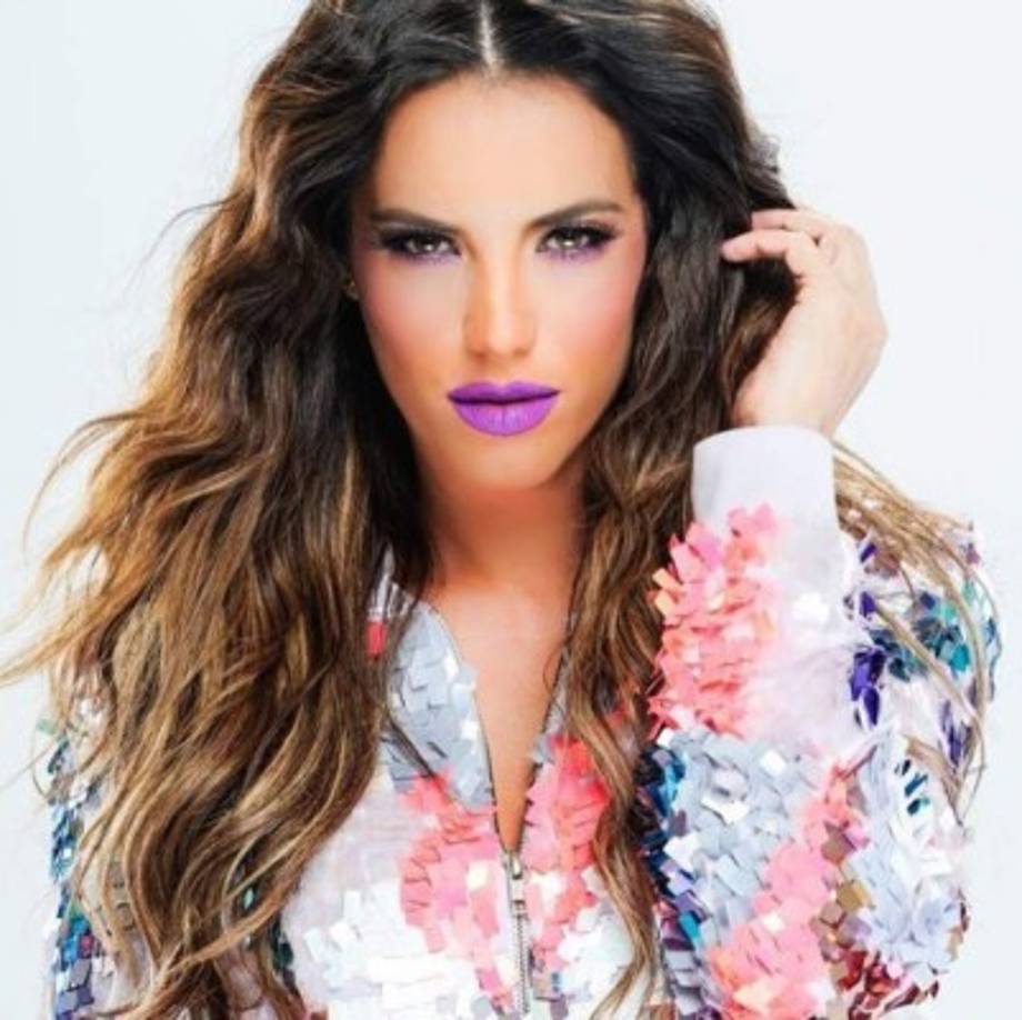 Y es que los post del cantante de 'Safari' son ambiguos y no muestran sus verdaderas intenciones con Gaby, pero eso sí, se ha dado a notar.