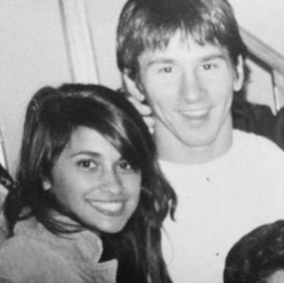 Así lucían Antonella y Messi cuando eran jóvenes.