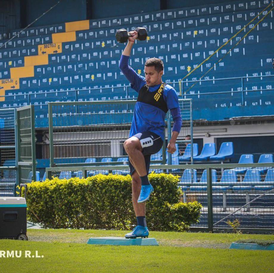 “Muy buena la experiencia, me tratan muy bien en el país y nos hemos sentido de la mejor manera. Ahora me toca otra función y le doy gracias a Dios y al profe que me abrió las puertas, voy poco a poco, incluso estoy terminando mi licencia C como entrenador y ya casi voy a la B”, confesó el catracho sobre su nueva faceta.