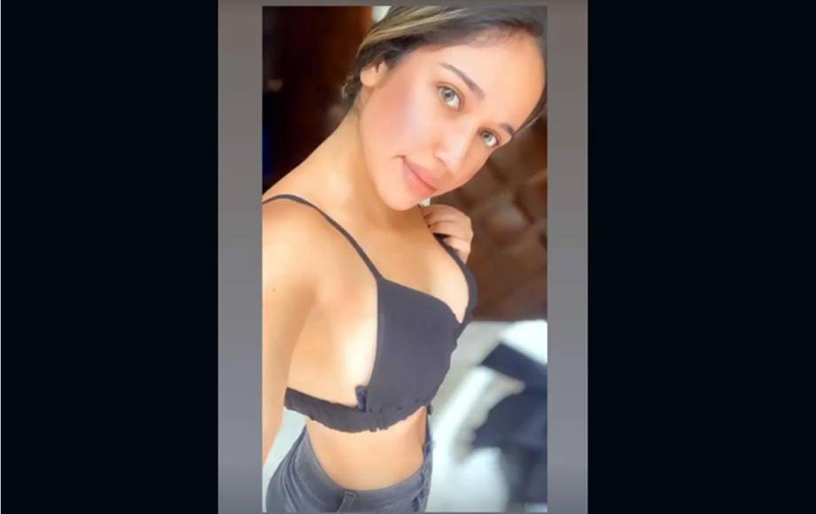 Así de hermosa es la joven colombiana que flechó al portero del Honduras Progreso.