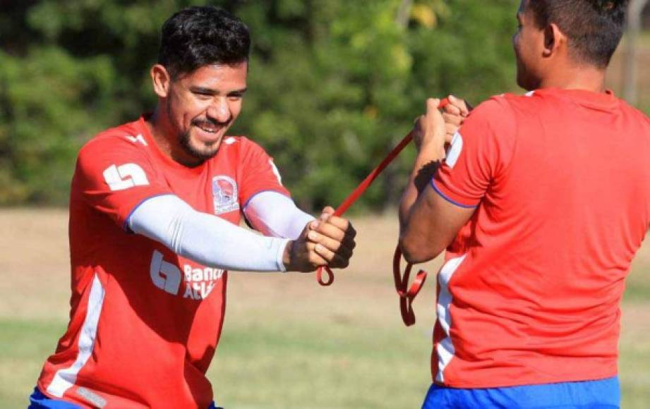 José Alejandro Reyes: Estará como volante, el chico de 21 años se ha ganado la confianza de Pedro Troglio.