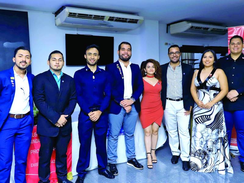 Junta directiva. Jesús Escobar, Alberto Ramos, Arturo Córdova, Christian Domínguez, Yudy Canelas, Manuel Escalante, Marisol Flores y Claudio Alemán.