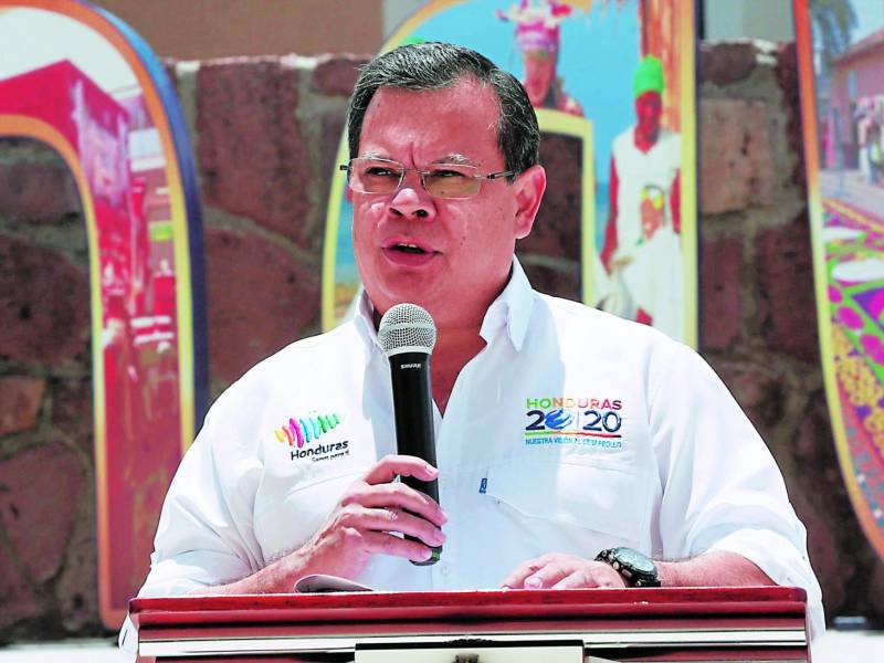 El gobierno de Nicaragua otorgó la nacionalidad al exsecretario privado de la Presidencia Ricardo Cardona.