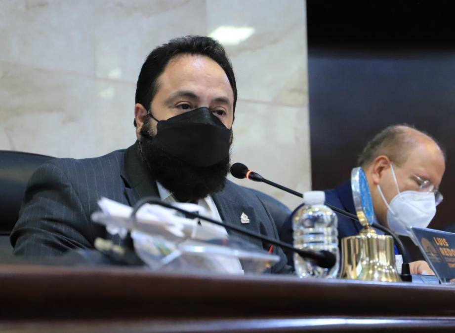 El Partido Salvador de Honduras (PSH) al cual pertenece Luis Redondo, tampoco ha lanzado una comunicación oficial, solamente el diputado Carlos Umaña dio declaraciones, pero aseguró que desconocía lo sucedido. 