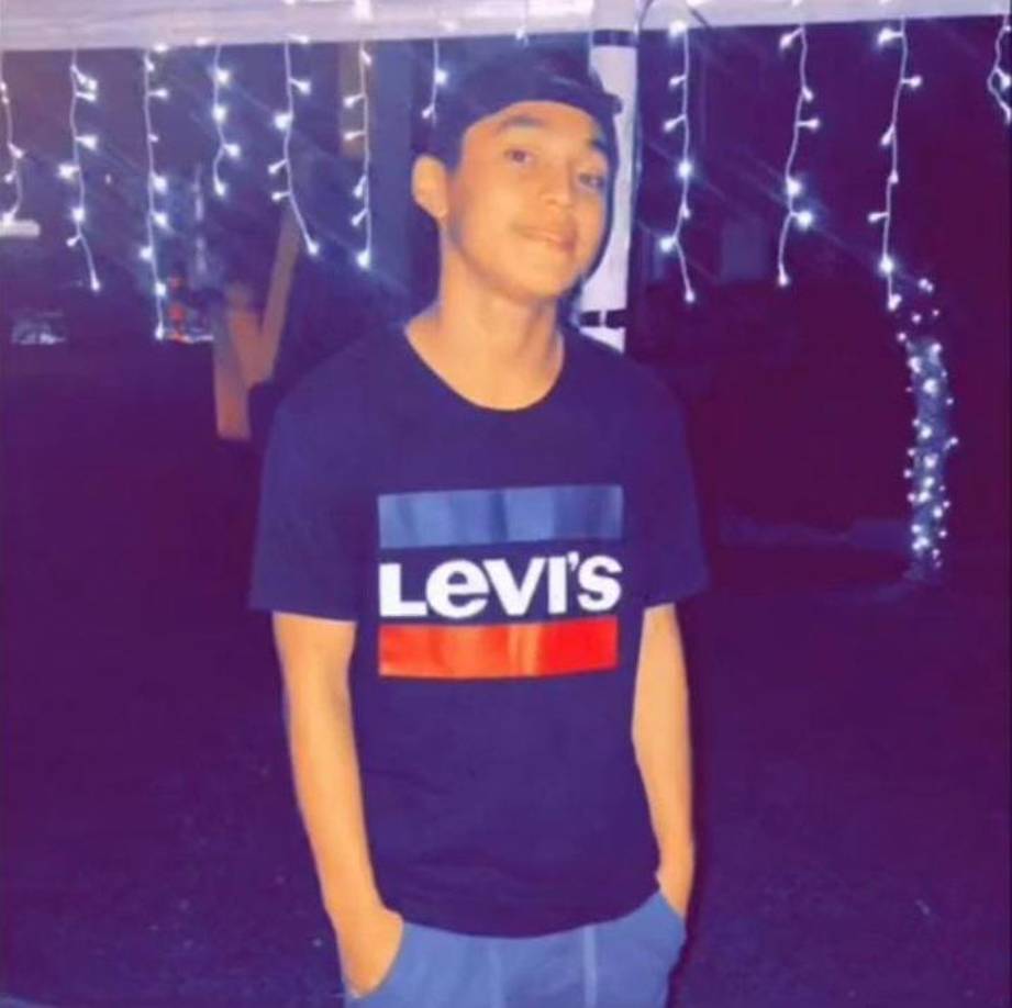 Algo que llamó la atención de los internautas fue que Cristian en ningún momento intentó escapar y tampoco opuso resistencia al ver cómo el criminal sacaba su arma de fuego.