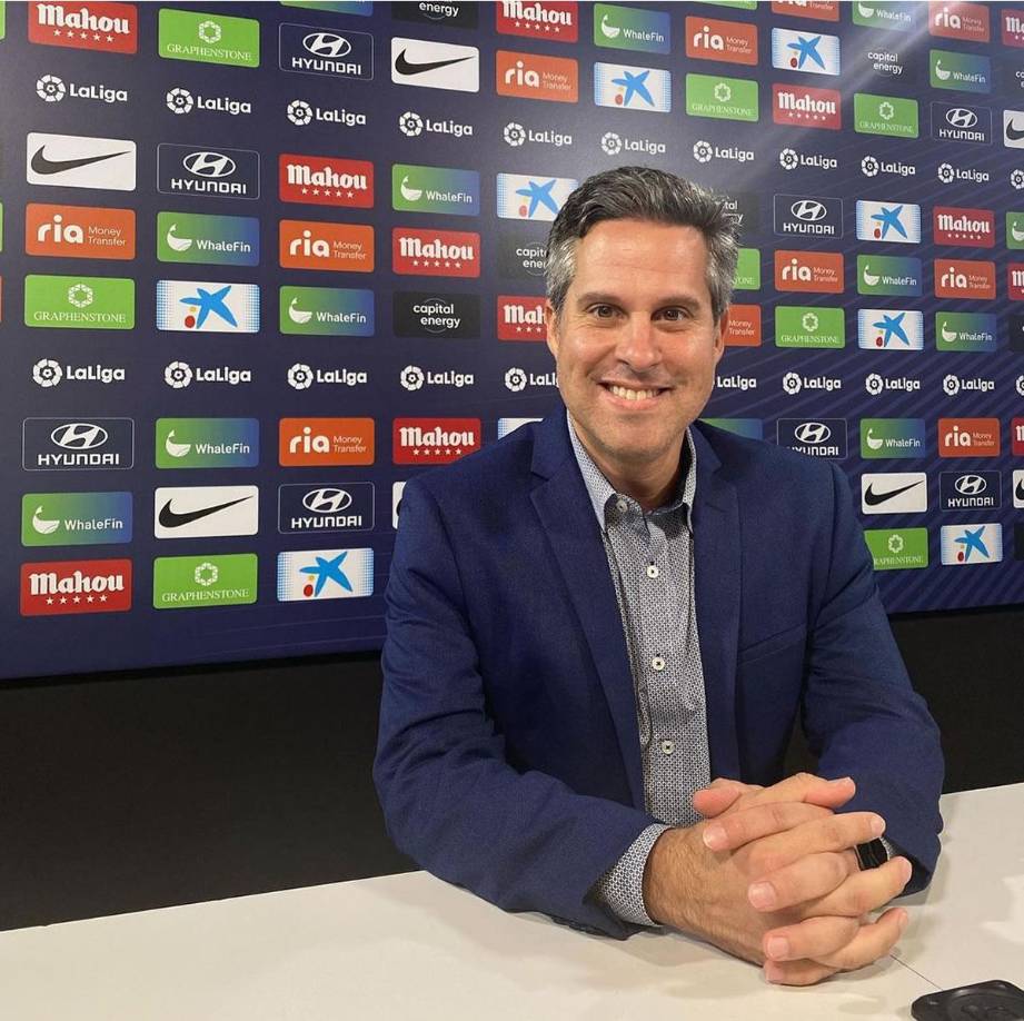 Copán Álvarez - El periodista deportivo hondureño que labora para la cadena internacional de Telemundo es fan del Club Olimpia Deportivo.