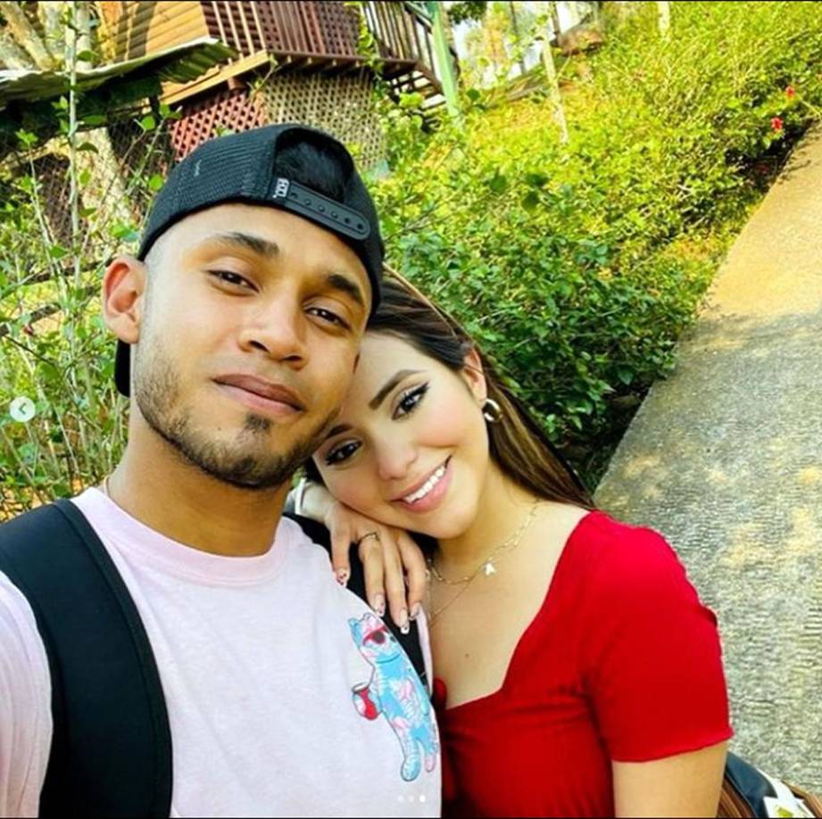 Marcelo Pereira - El defensa de Motagua disfrutó el tiempo con su novia Amanda Hernández.