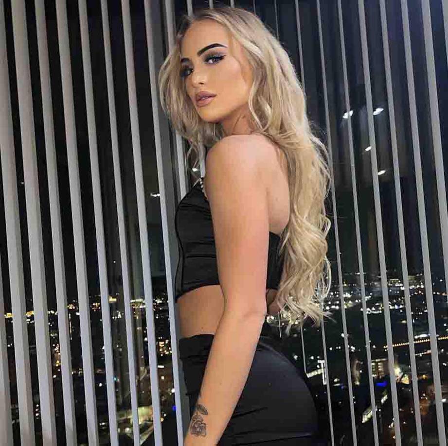 Además, reveló: “Lo loco es que todavía tengo su mensaje en mi teléfono. Es un poco estúpido”.