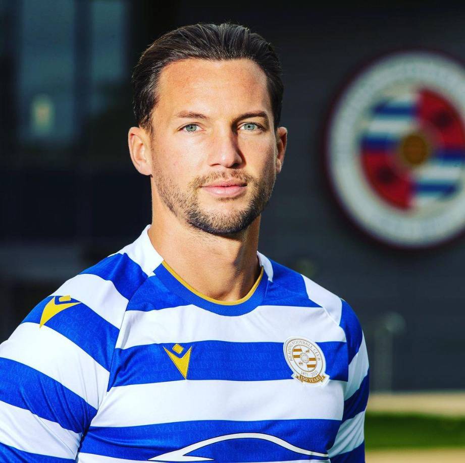 Con el italiano Claudio Ranieri en el banquillo, el ex jugador inglés vivió su mejor temporada, siendo un fijo en los ‘Foxes’ y logrando lo impensado: que un modesto club se coronara campeón del certamen.