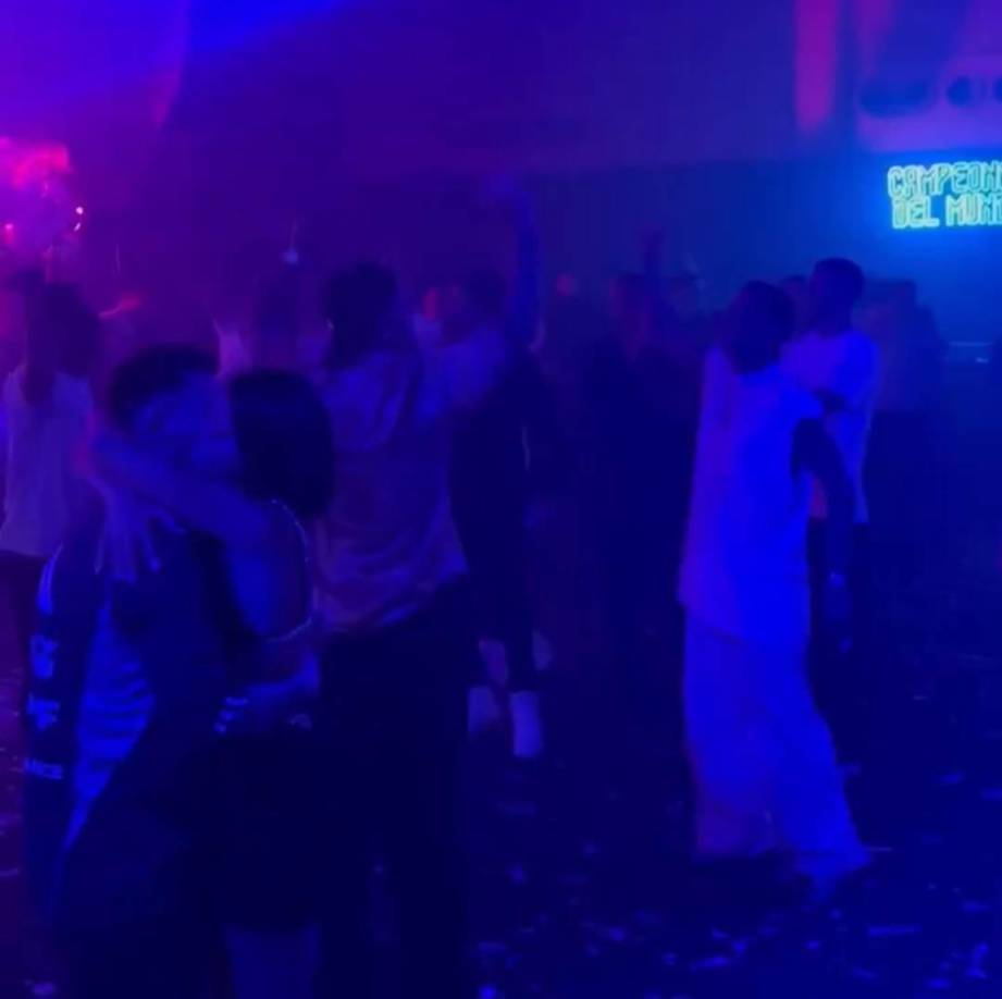 Lionel Messi ahora sí se atrevió a bailar y presumió sus pasos al lado de su amor Antonela Roccuzzo.