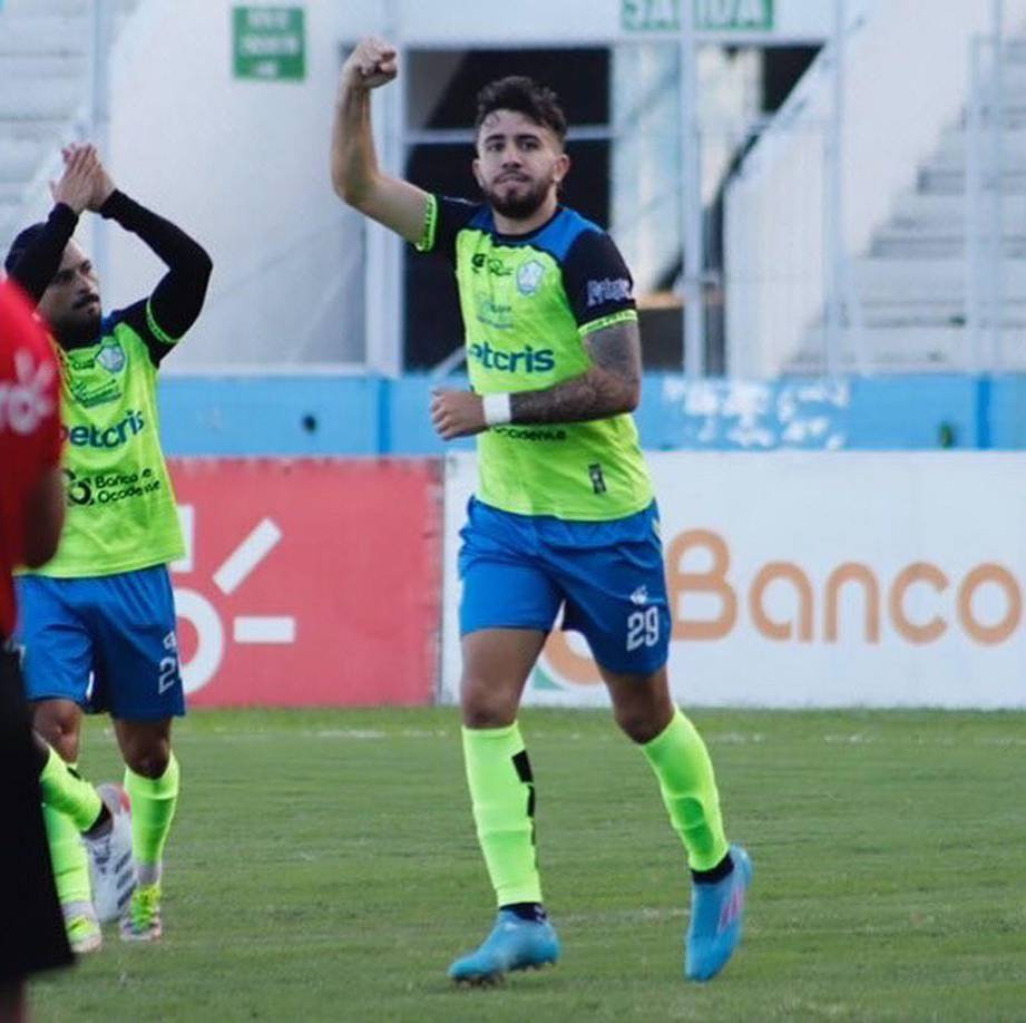 Periodistas han revelado las exigencias que el entorno del jugador ha solicitado al club que desee ficharlo, nada fácil y cifras no acostumbradas a ver en el fútbol de Centroamérica o, en un caso más específico, Honduras.