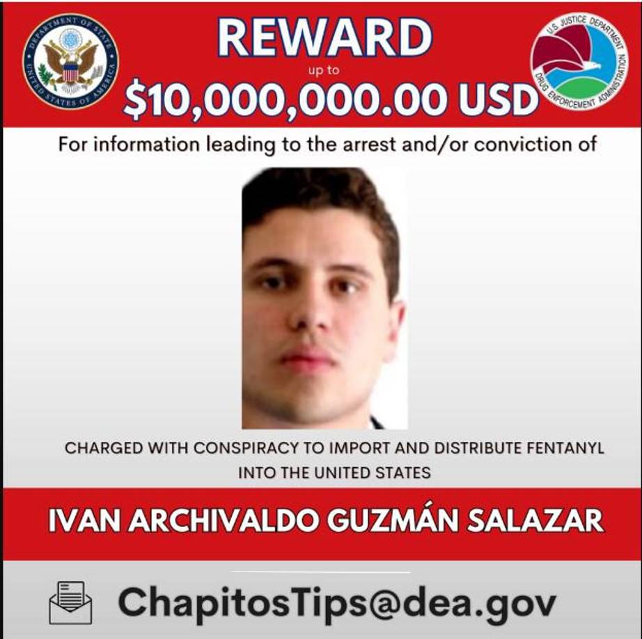 “El Chapito” está acusado de conspirar para poseer y distribuir sustancias controladas. Sería el responsable de instruir a sus operadores de poner fentanilo en territorio norteamericano, un opioide que puede ser más peligroso que la heroína.