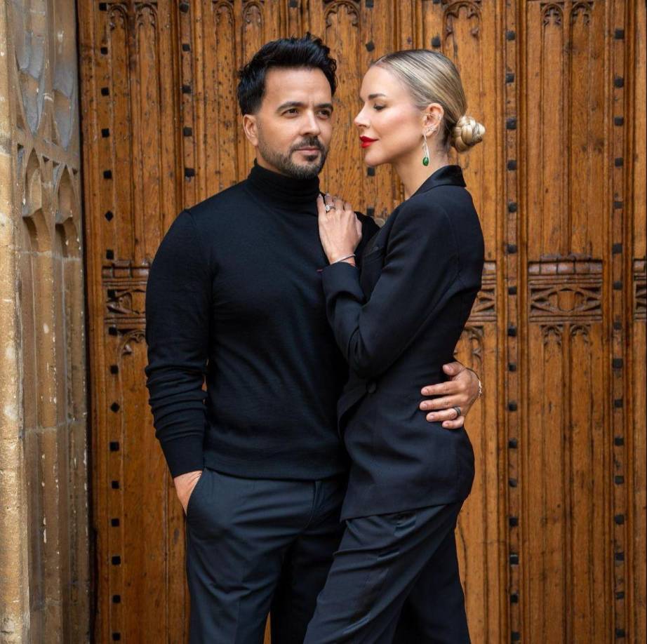 Recientemente, Fonsi felicitó a su pareja sentimental Águeda López por estar de cumpleaaños. El cantante le escribió lo siguiente: “Flaquita bella, feliz cumpleaños. Soy el hombre más afortunado del mundo, que más puedo pedir si te tengo a ti... y tenerte a ti, es tenerlo todo”.