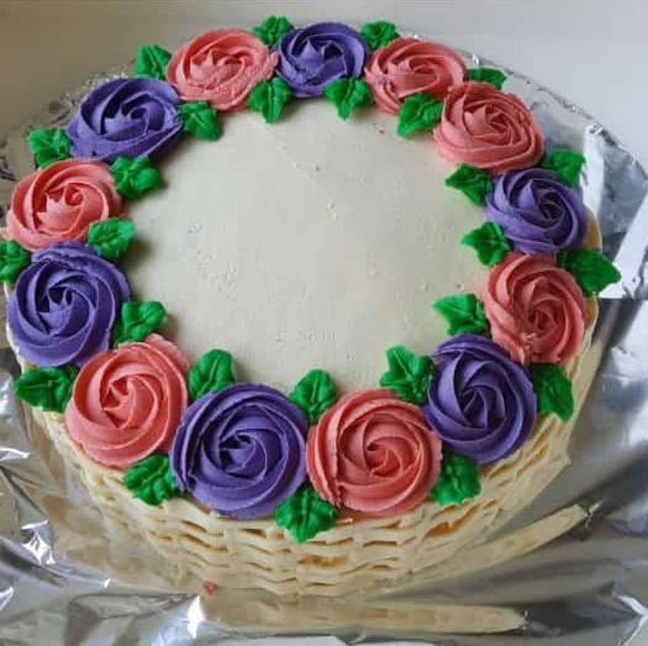 La meta mínima de venta son 210 galletas diarias y cada mes realiza actividades como noches benéficas o bingo, para pagar las terapias y medicamentos de su hijo.