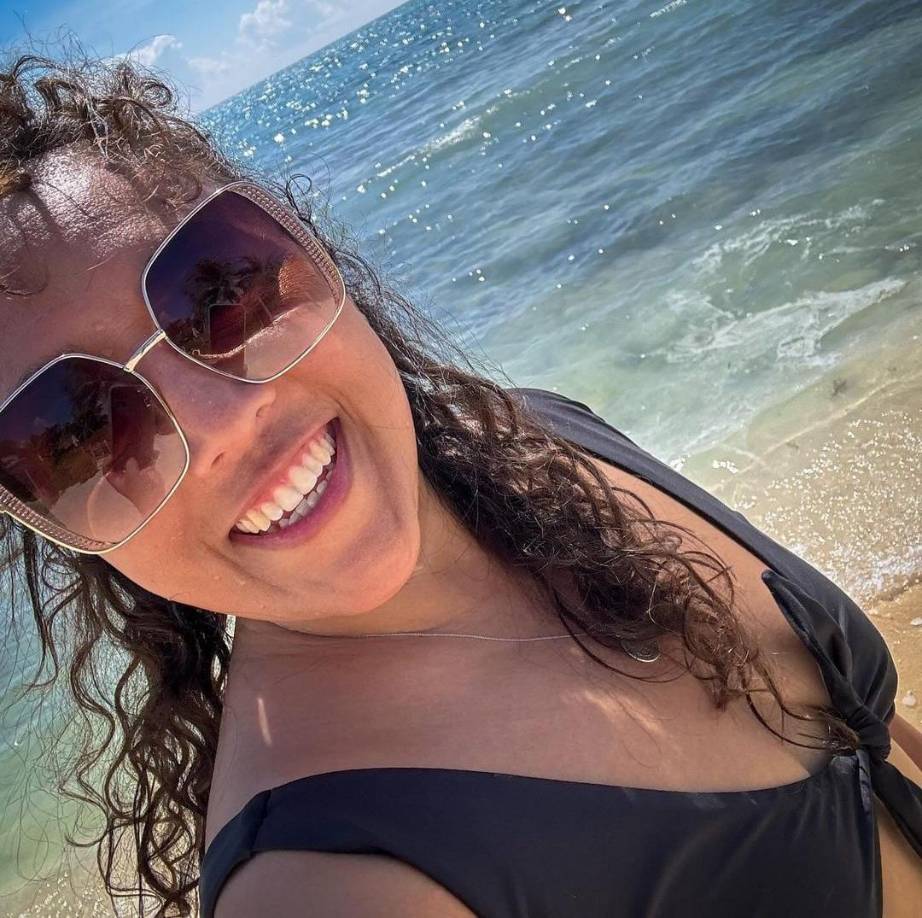 “Se toman alternativas distintas, caminos distintos, y como siempre digo: estoy construyéndome todos los días para ser una versión renovada, que no tenga que ver con mejor o peor, con bien o mal, sino con pasarla mejor conmigo misma”, finalizó Michelle. 