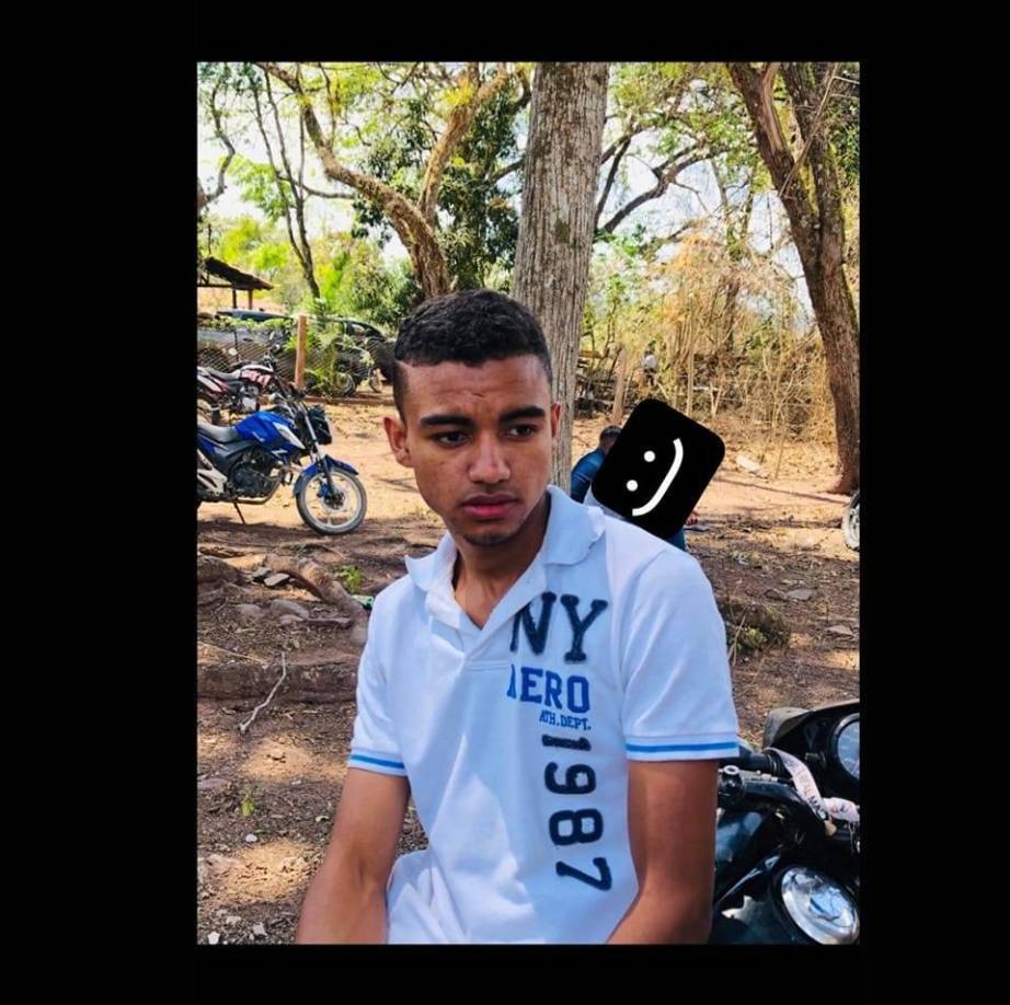 “Que impotencia enterarse de este tipo de noticias, que dejan mucho luto en la población en general. Siento mucho lo que ha pasado, familia, amigos. Lo lamento. Descansa en Paz Mayco”, añadió su vecino.