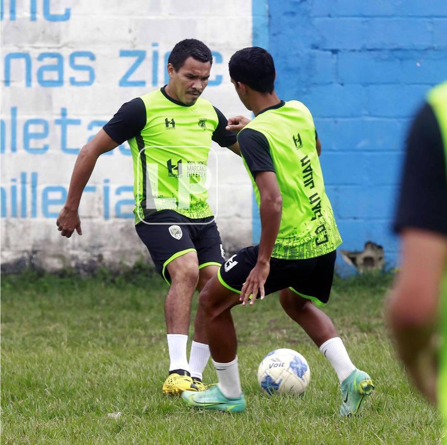 El entrenador del San Juan asegura que ‘Rambo‘ de León le aportará “mucha experiencia al equipo, calidad y le dará un plus a su juego”.