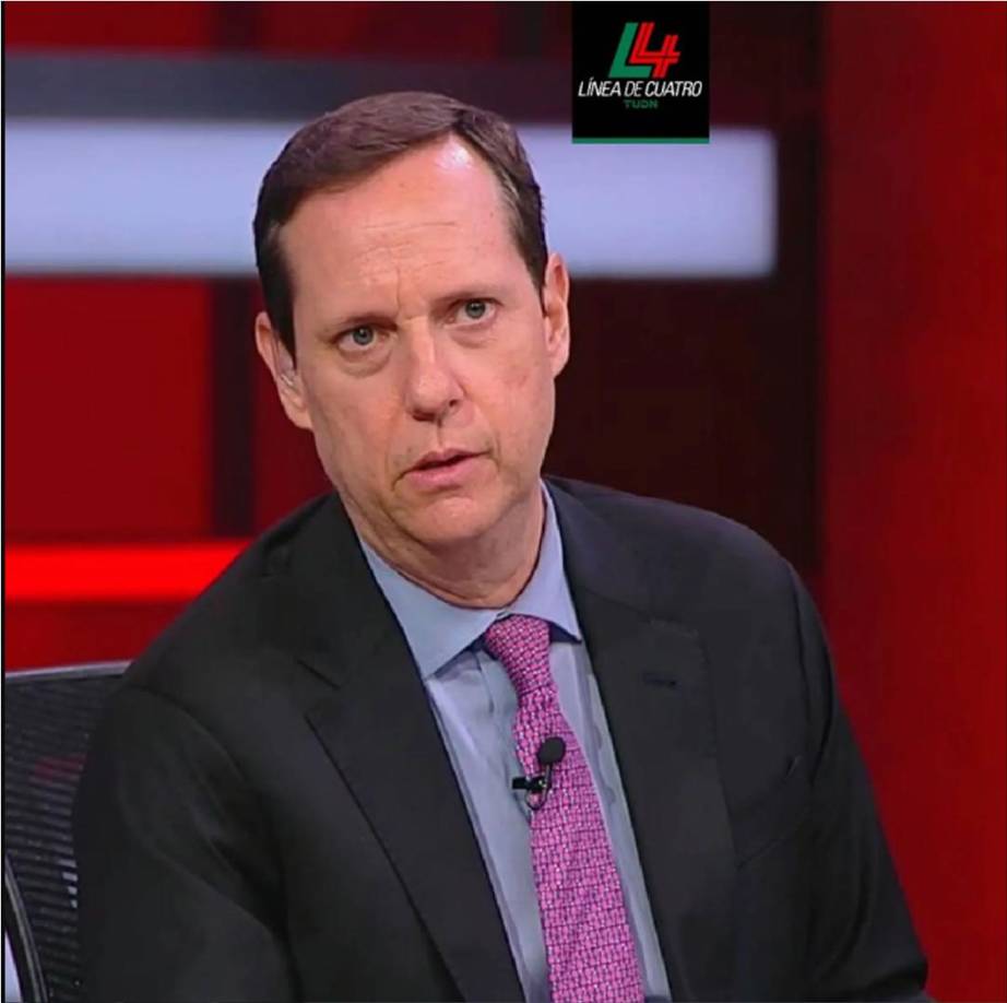 Por otra parte, agradeció el apoyo que ha tenido por parte de su esposa y de su familia a lo largo del tratamiento. “Ha sido toda una aventura. Mi esposa ha sido un bastión que me ha hecho fuerte. Sin ella, sería imposible estar en este proceso. Soy un creyente y siento que Dios ha estado conmigo todo el camino. El apoyo de mis hermanos, mi familia, mis amigos, mis jefes, mis compañeros y de mi trabajo, ha sido fundamental para sentirme mejor”, indicó.