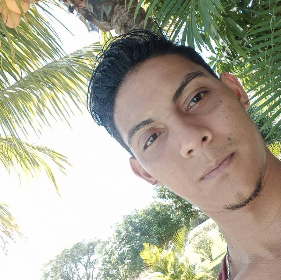 Alejandro Enrique Aceituno Antúnez de 26 años es otro de los jóvenes muertos.