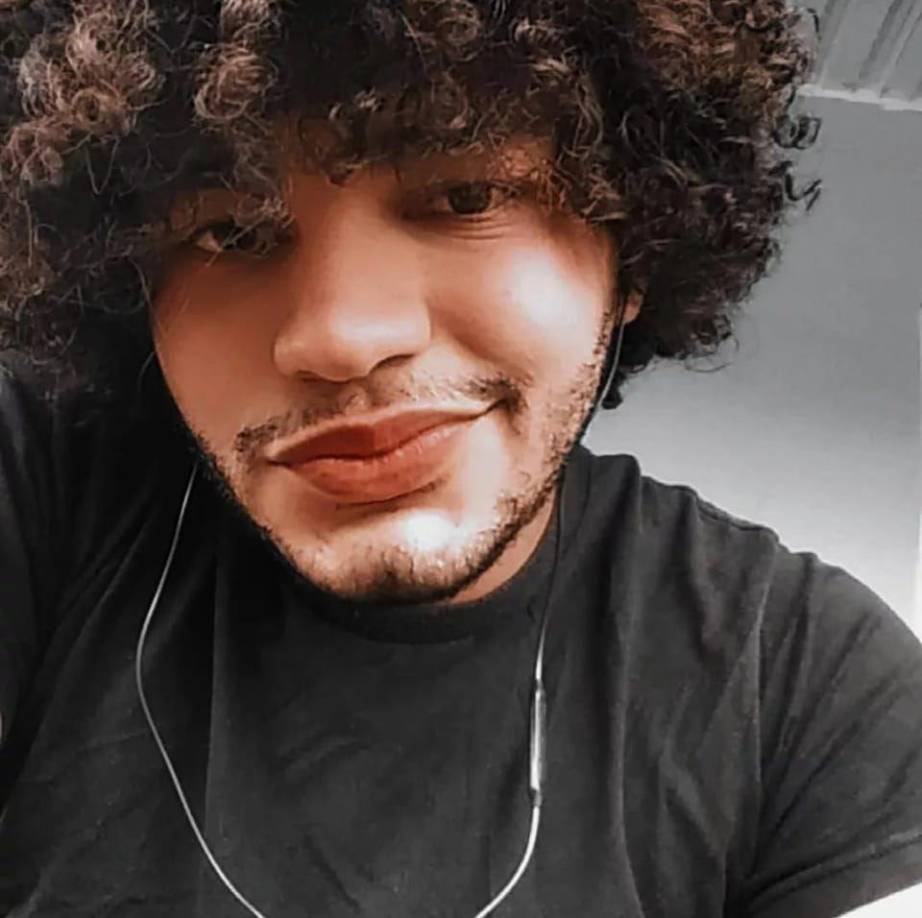 En el accidente se vio involucrada una rastra. Según testigos el pesado auto le pasó por encima al infortunado joven.