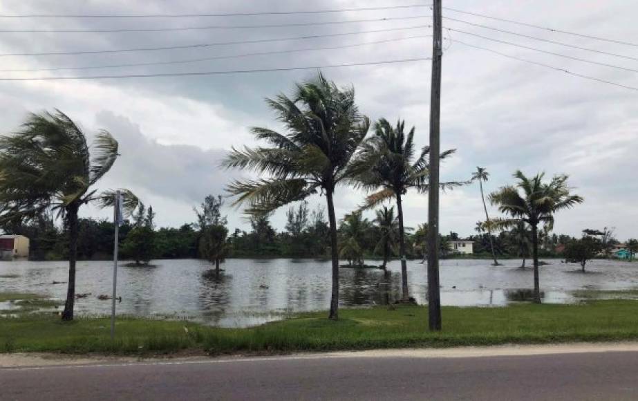 Dorian dejó hasta 76 centímetros de lluvia sobre las Bahamas, una antigua colonia británica.