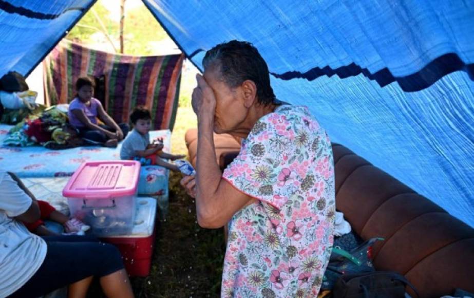 En la zona de la 33 calle de San Pedro Sula se cuenta un albergue, refirió, y dijo que aproximadamente 300 familias son atendidas por brigadas médicas.