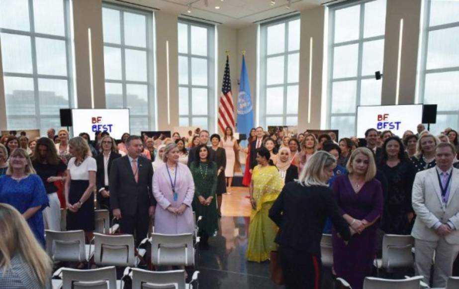 Además de las primeras damas de la región, entre los invitados de Melania se encuentran miembros de un centenar de delegaciones de distintos países que viajaron a Nueva York para la Asamblea.