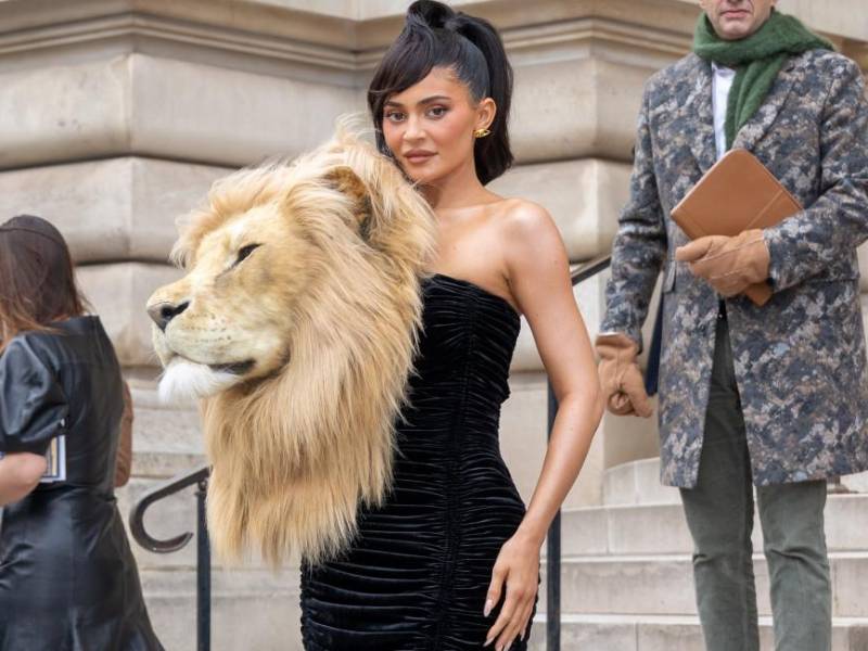 Kylie Jenner impactó con este vestido en la Semana de la Moda.