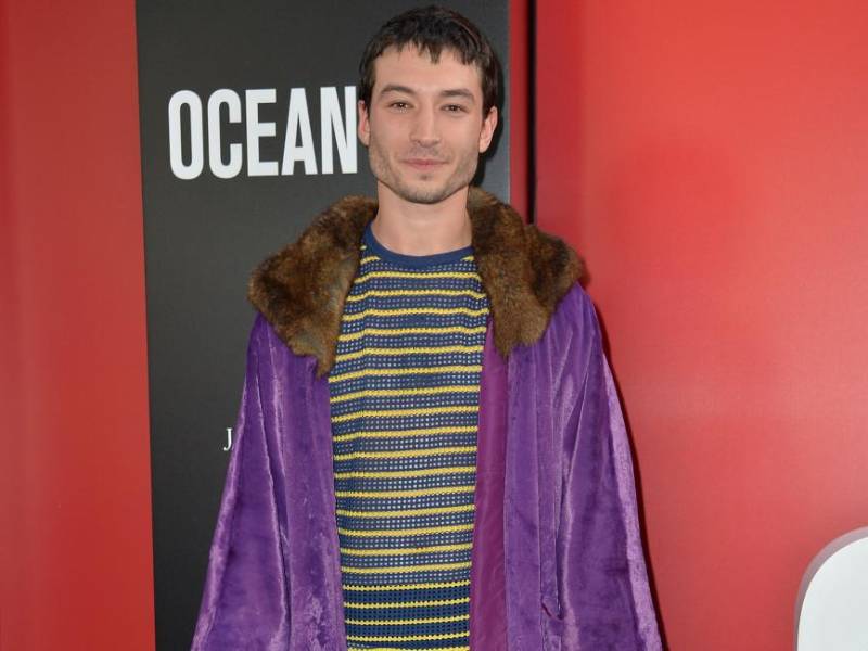 Ezra Matthew Miller es un actor, músico y cantante estadounidense.