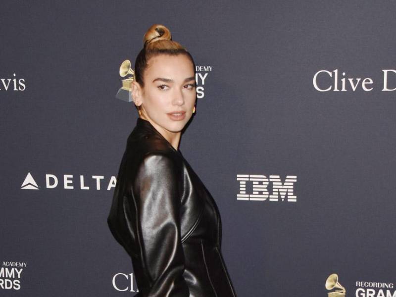 Dua Lipa en la gala de los premios Grammy de 2020.