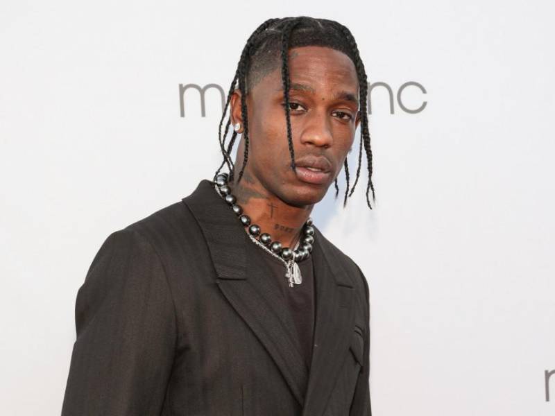 El rapero Travis Scott es pareja de la famosa empresaria Kylie Jenner.