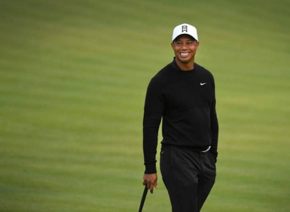 9. Tiger Woods <br/><br/><br/>El famosos golfista estadounidense se embolsó unos 800 millones de dólares en el último año: está en el noveno puesto.<br/>